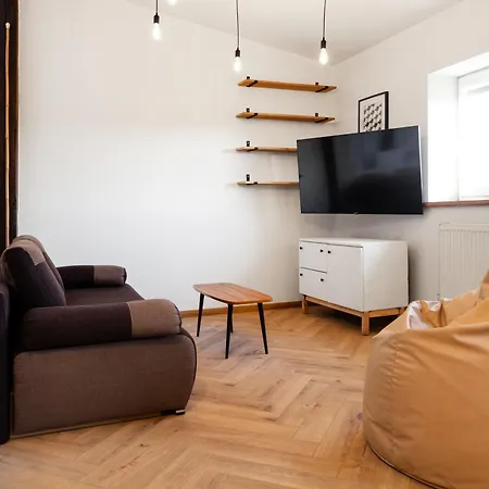 Househost Krowoderska 53