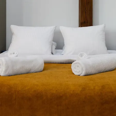 Househost Krowoderska 53 *