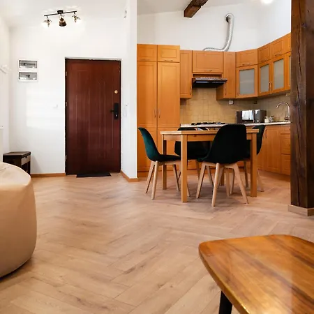 Househost Krowoderska 53